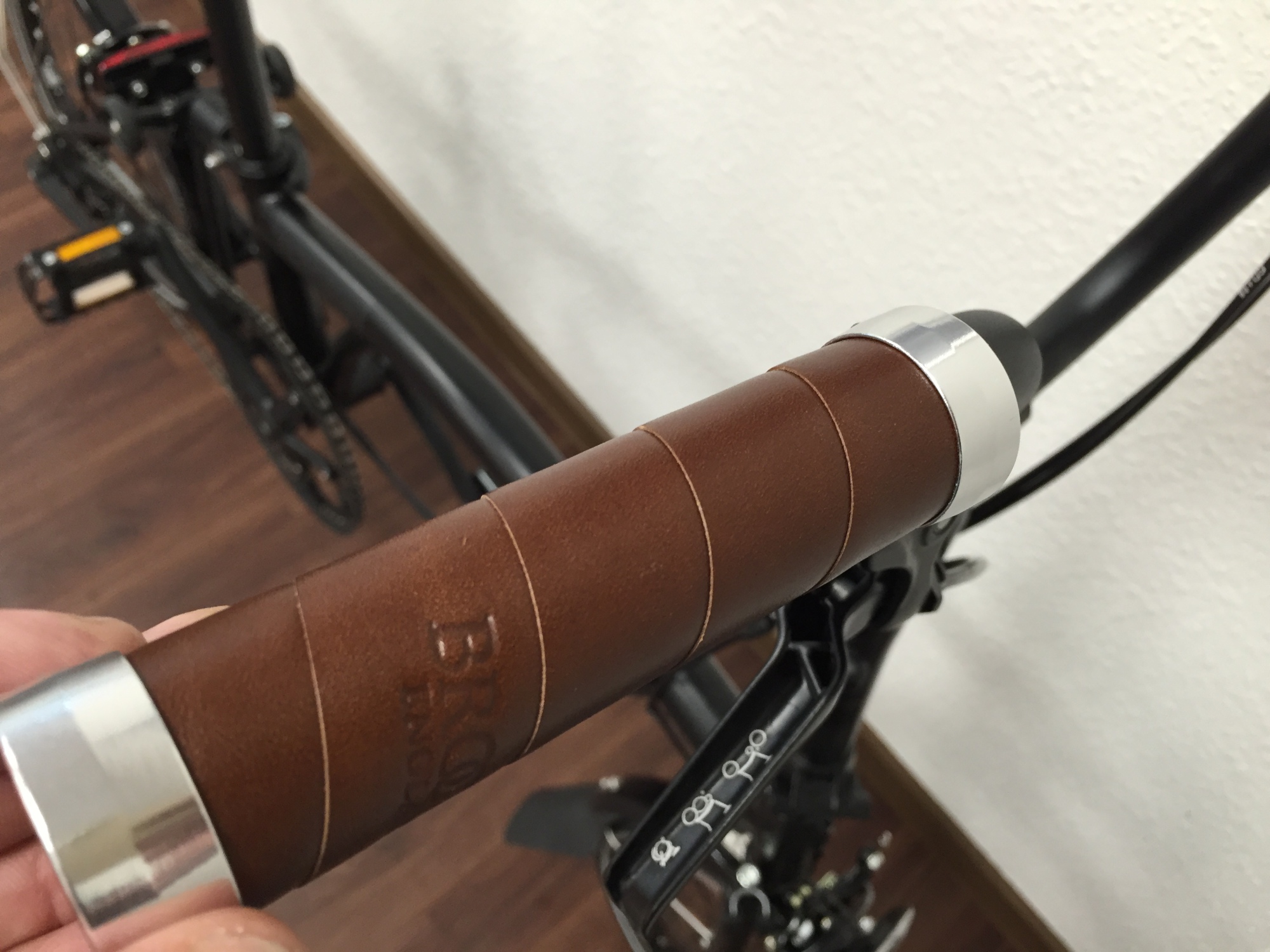 Fahrradgriffe Aus Rindsleder – 130 Mm Lang, Für 22,2 Mm Lenker, Schwarz