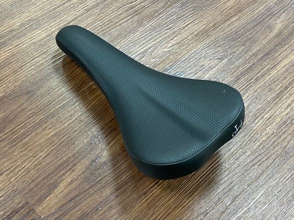 Brompton Original Brompto Sattel schwarz breit Brompton Original Brompto Sattel schwarz breit