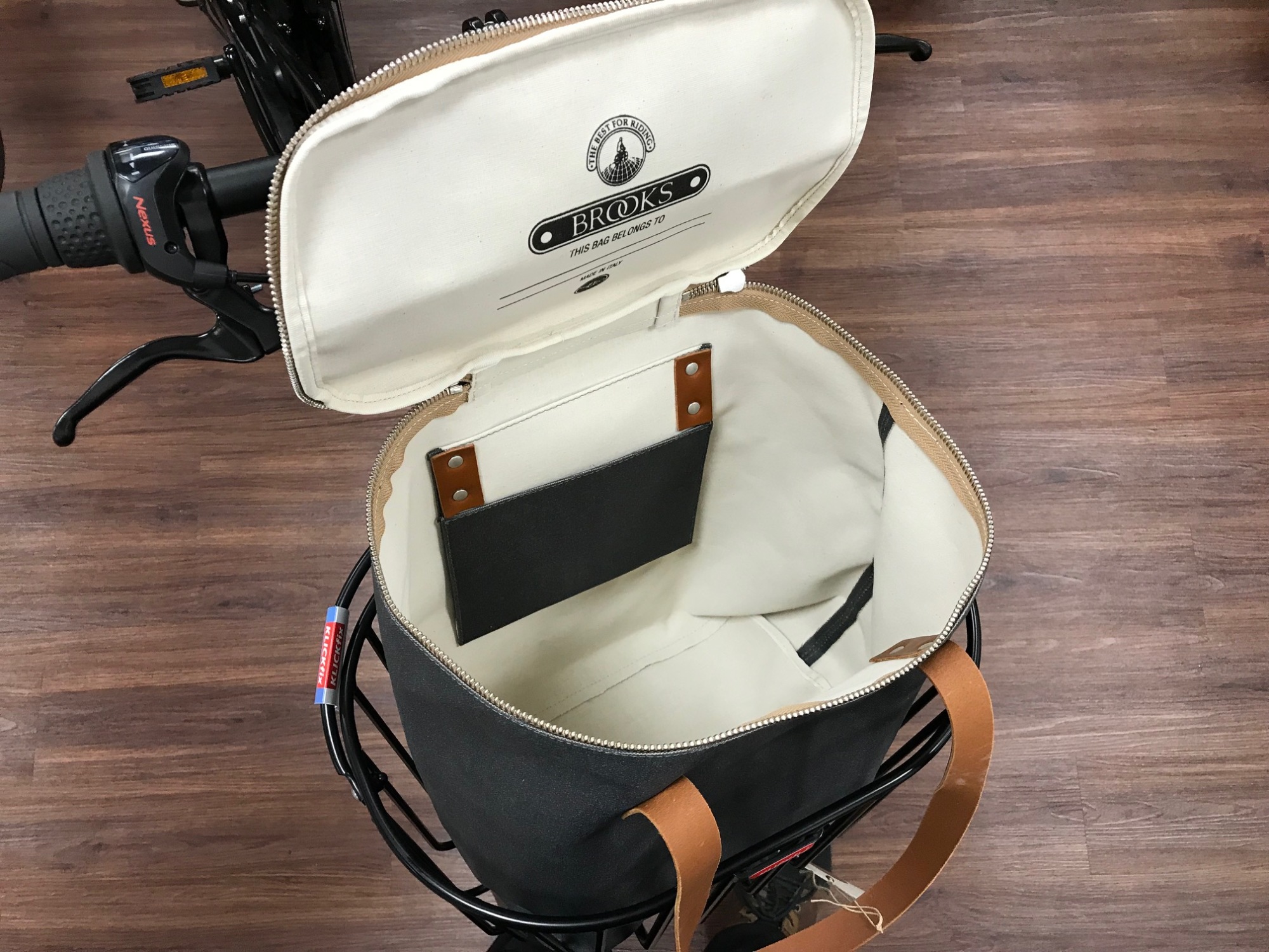 brooks camden tote bag
