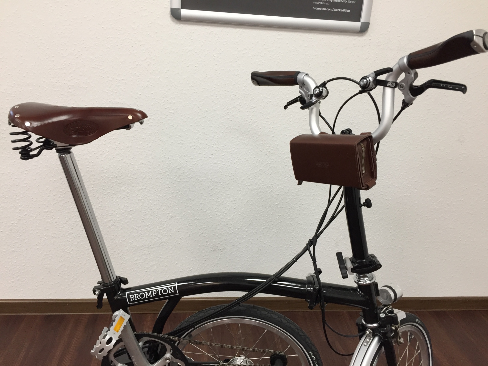 brooks d shaped tool bag