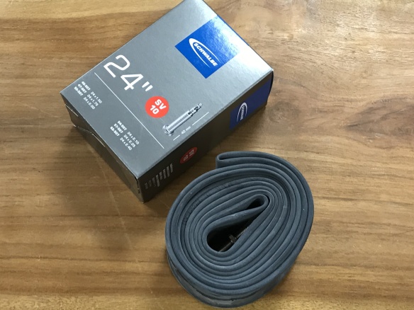 Schwalbe Schlauch SV10 für Tern Eclipse P18 Dahon IOS 24 Zoll Schwalbe Schlauch SV10 für Tern Eclipse P18 Dahon IOS 24 Zoll