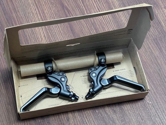 Brompton Aluminium Bremsgriff Set schwarz Brompton Aluminium Bremsgriff Set schwarz