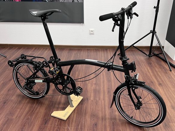 Brompton P Line Midnight Black Tiefer Lenker mit Rack Brompton P Line Midnight Black Tiefer Lenker mit Rack