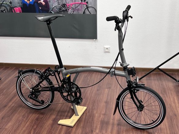 Brompton P Line Storm Grey Mittlerer Lenker Brompton P Line Storm Grey Mittlerer Lenker