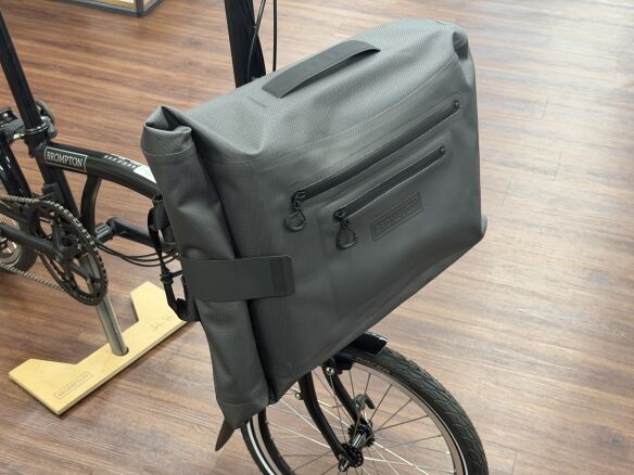 Brompton Waterproof Backpack Tasche 22 Liter Anthrazit Mod.27
