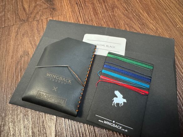Brompton x Wingback DIY Echtleder Cardholder - Charcoal Brompton x Wingback DIY Echtleder Cardholder - Charcoal