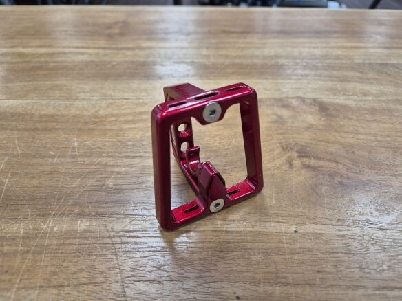 XXS Brompton Front Trägerblock Skeleton rot Aluminium XXS Brompton Front Trägerblock Skeleton rot Aluminium