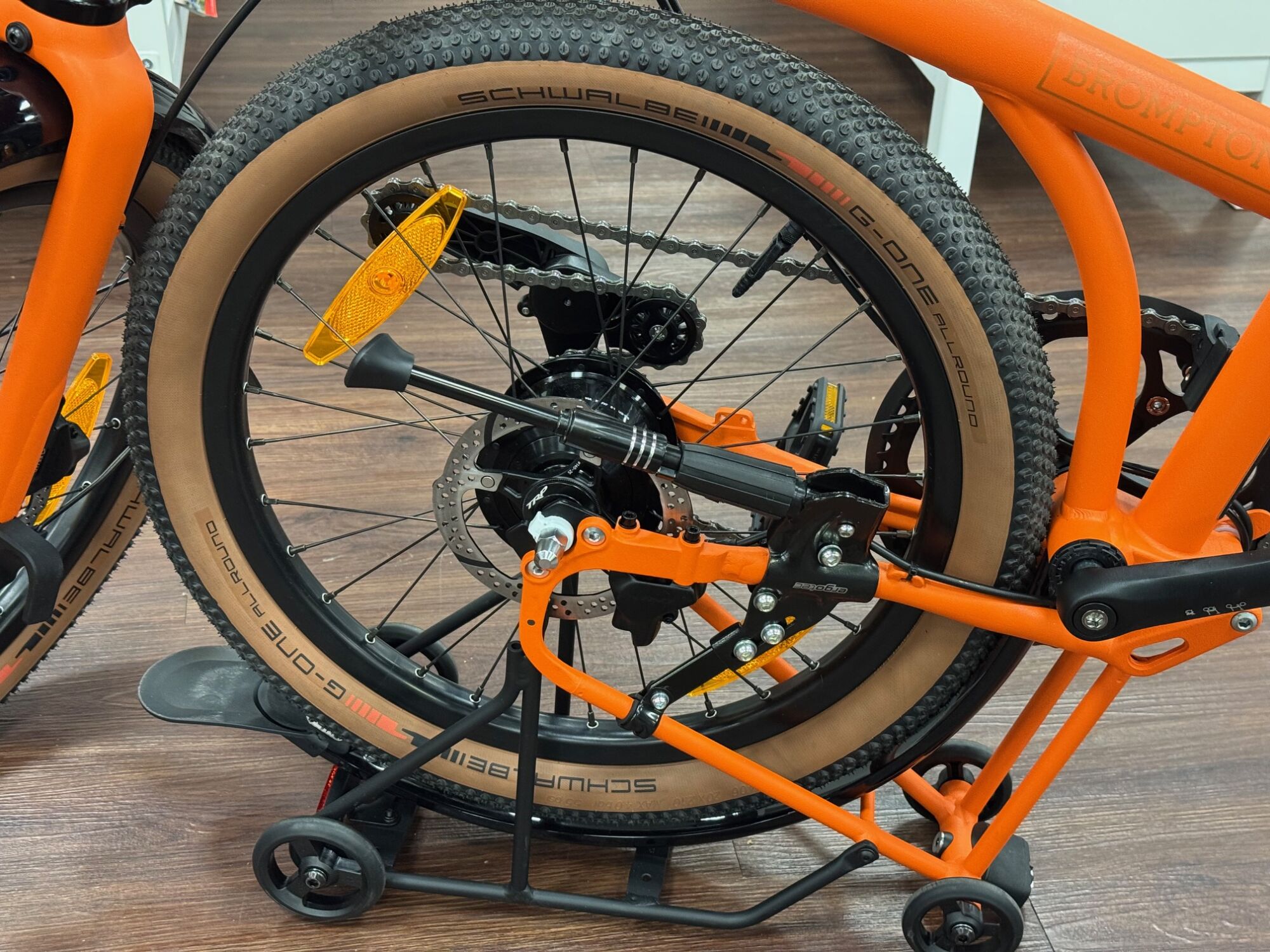 mountainbike profi gehalt Mountainbikes für Herren, aus Stahl mit hohem aus Karbon, Mountainbike mit verstellbarem Sitz vorne, A-26 Zoll 24 Geschwindigkeit Sport & Freizeit Gear Resonance And T4 Category:E Bikes MTB Cross Hardtail_Nein Color:Flamingo (Yellow Lens - Cat. 2)