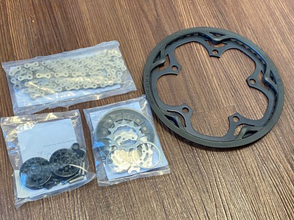 Brompton Service Kit Set 6 Gang Kettenblatt Kette Ritzel (schwarz) Brompton Service Kit Set 6 Gang Kettenblatt Kette Ritzel (schwarz)