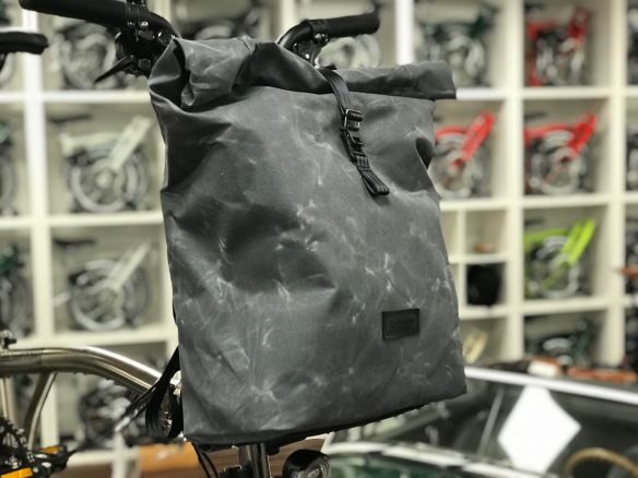 LUMABAG The Urban Traveller Brompton Bag Grau Iron Rucksack inkl Rahmen