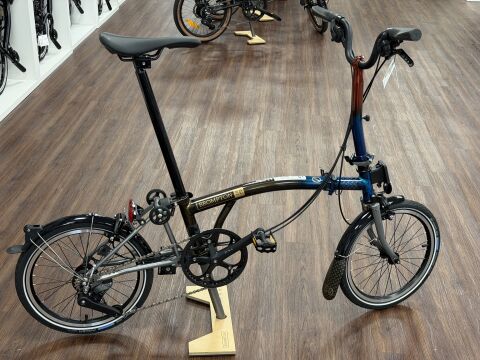 Brompton 50 Jahre Edition 12 Gang Mittlerer Lenker Schwarze Anbauteile